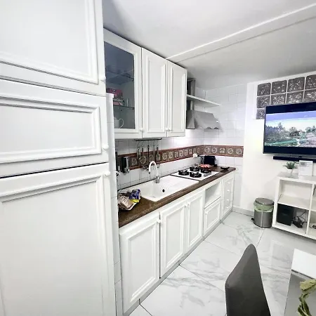 House Relax Centro Di * نابولي